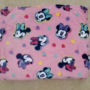 Disney Minnie Mouse Blanket 70 X 60, Ultra Soft Cozy Home Decor Lounge Plush